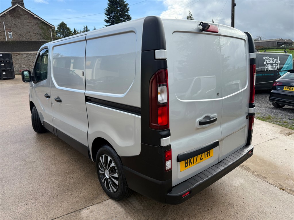 Used Vauxhall Vivaro 2017 for sale - 76339059: Photo 5
