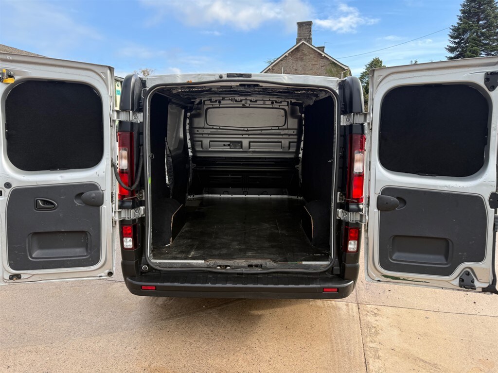 Used Vauxhall Vivaro 2017 for sale - 76339059: Photo 7