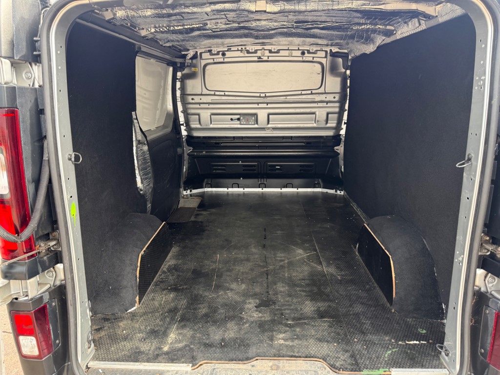 Used Vauxhall Vivaro 2017 for sale - 76339059: Photo 8