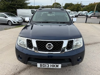 Used Nissan Navara 2013 for sale - 76117180: Photo 2