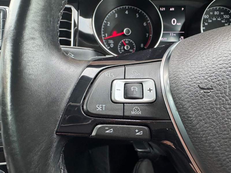 Used Volkswagen Golf 2015 for sale - 76583005: Photo 33