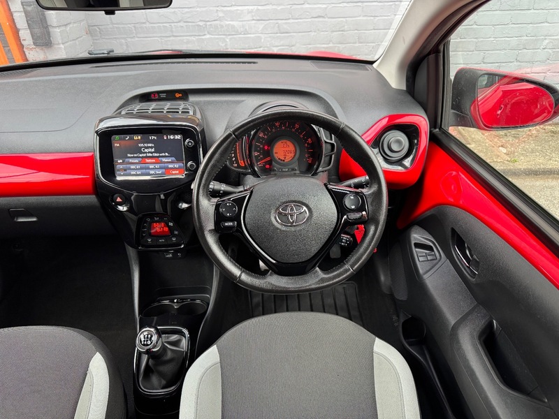 Used Toyota AYGO 2018 for sale - 76941711: Photo 10