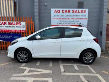Used Toyota Yaris 2015 for sale - 74844397: Photo
