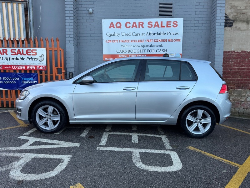 Used Volkswagen Golf 2014 for sale - 76784639: Photo 4