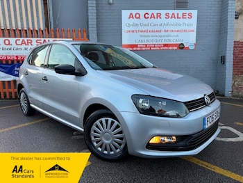 Used Volkswagen Polo 2016 for sale - 76962935: Photo