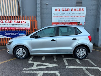 Used Volkswagen Polo 2016 for sale - 76962935: Photo