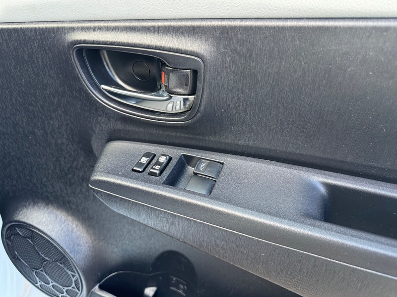 Used Toyota Yaris 2012 for sale - 76040014: Photo 34