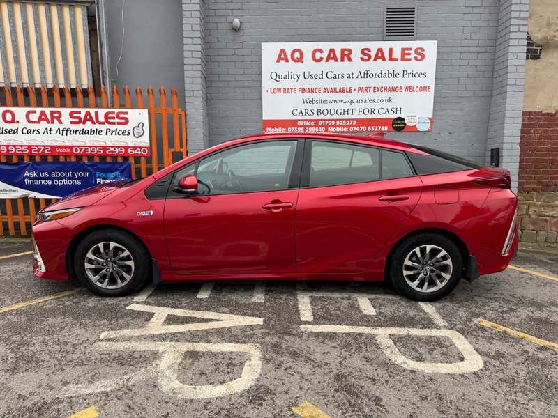 Used Toyota Prius 2017 for sale - 77781181: Photo 4