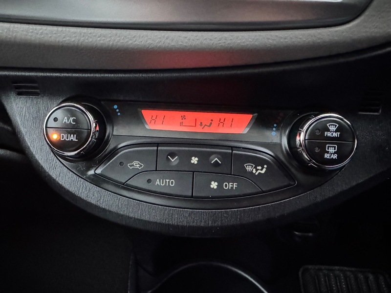 Used Toyota Yaris 2013 for sale - 77027735: Photo 26