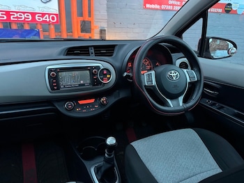 Used Toyota Yaris 2013 for sale - 77027735: Photo