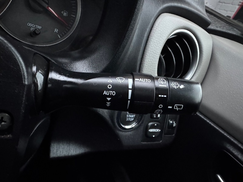 Used Toyota Yaris 2013 for sale - 77027735: Photo 33