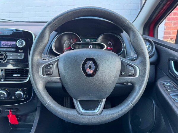 Used Renault Clio 2017 for sale - 76119411: Photo 26