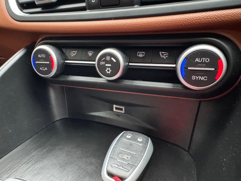 Used Alfa Romeo Giulia 2017 for sale - 77423130: Photo 28