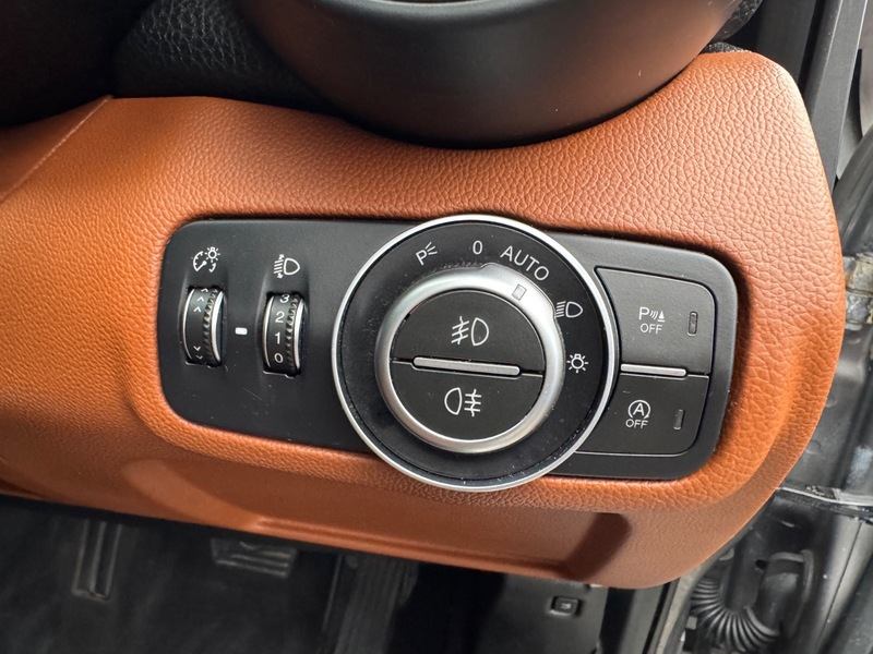 Used Alfa Romeo Giulia 2017 for sale - 77423130: Photo 38