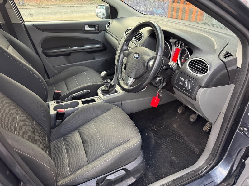 Used Ford Focus 2011 for sale - 76334126: Photo 11
