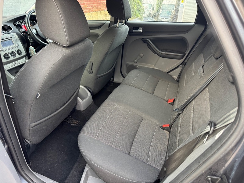 Used Ford Focus 2011 for sale - 76334126: Photo 14