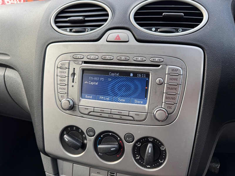 Used Ford Focus 2011 for sale - 76334126: Photo 20