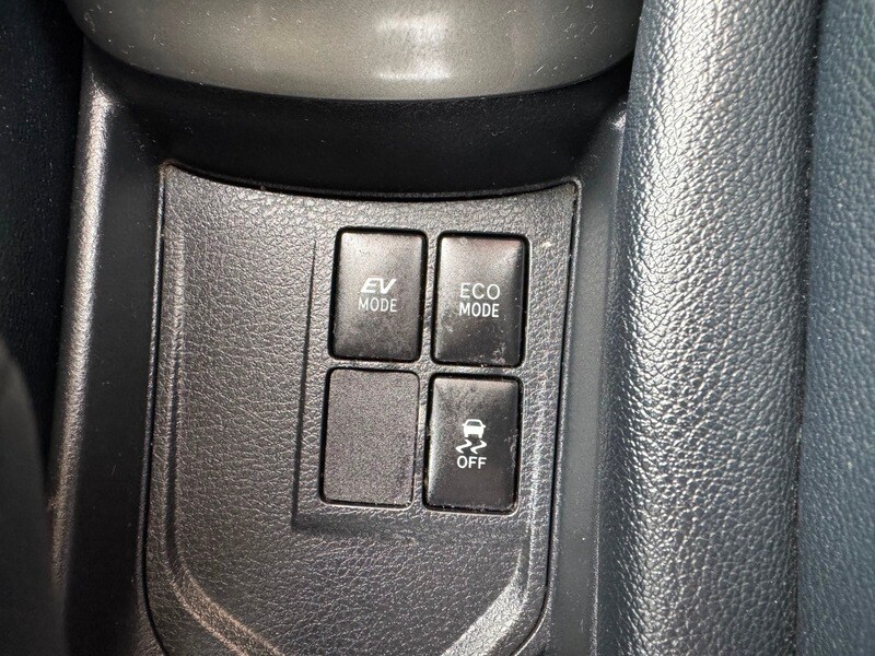 Used Toyota Yaris 2014 for sale - 76119428: Photo 32