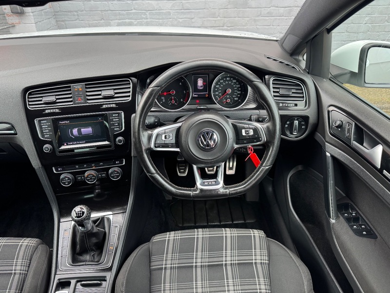 Used Volkswagen Golf 2014 for sale - 76470738: Photo 10