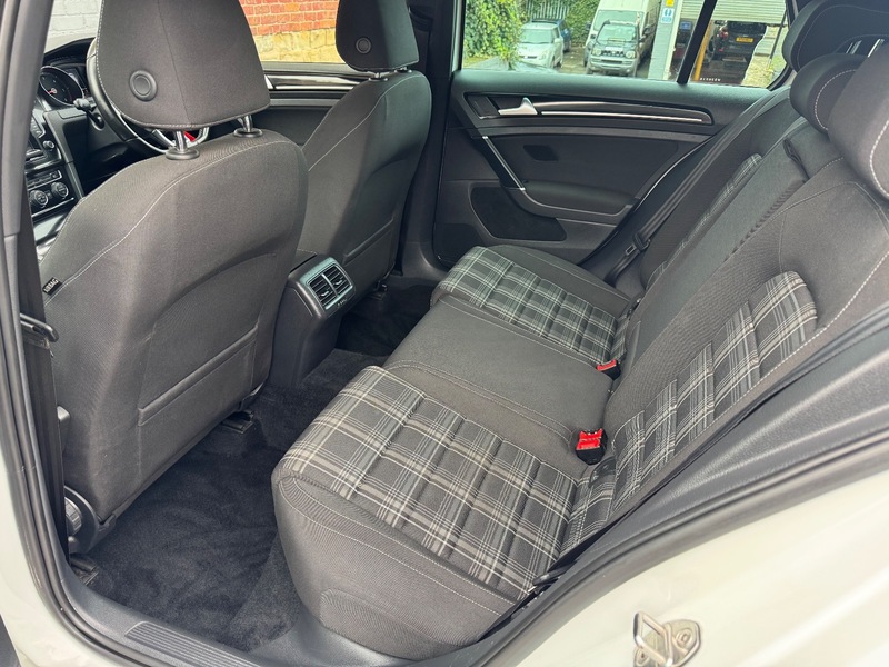 Used Volkswagen Golf 2014 for sale - 76470738: Photo 15