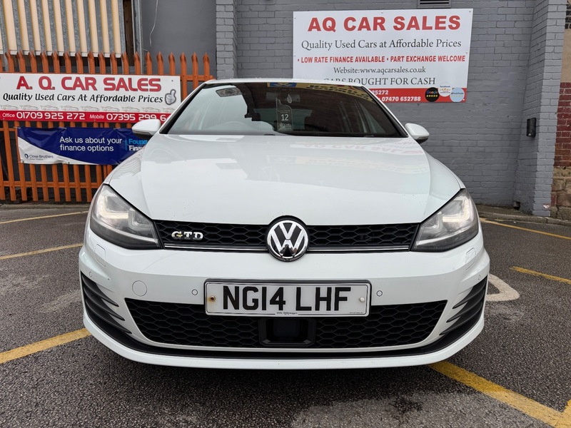 Used Volkswagen Golf 2014 for sale - 76470738: Photo 2