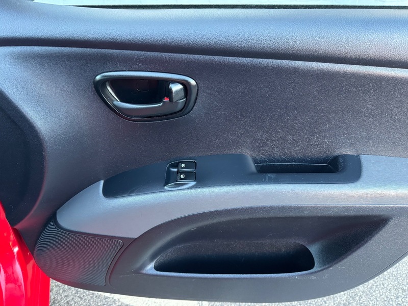 Used Hyundai i10 2010 for sale - 77096817: Photo 29