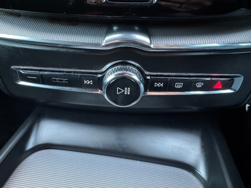 Used Volvo XC60 2018 for sale - 77118297: Photo 29