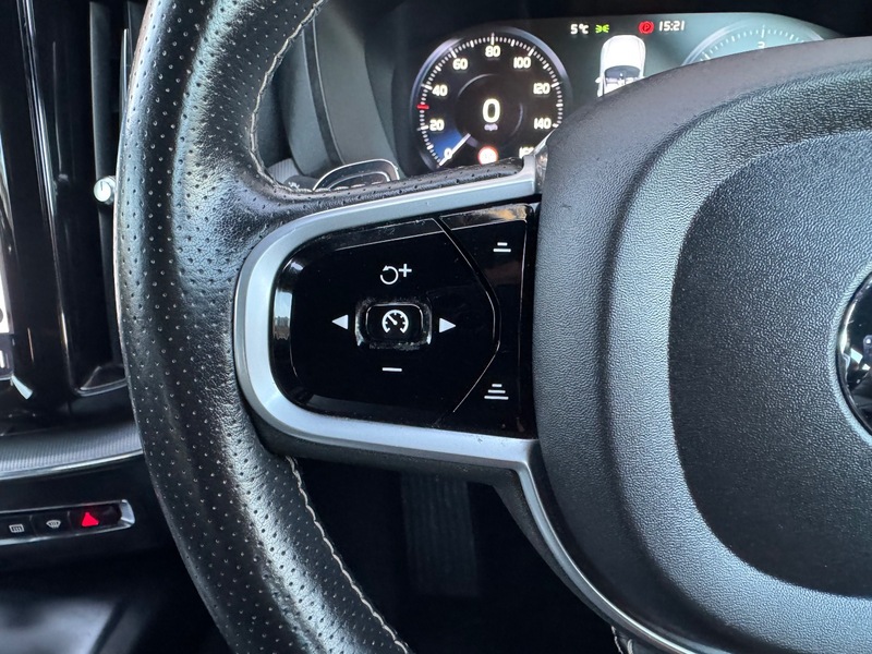 Used Volvo XC60 2018 for sale - 77118297: Photo 38