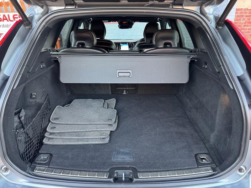 Used Volvo XC60 2018 for sale - 77118297: Photo 50