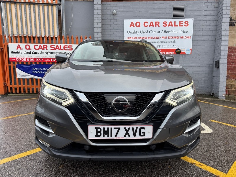 Used Nissan Qashqai 2017 for sale - 76884599: Photo 2