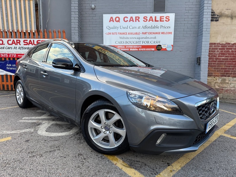 Used Volvo V40 2015 for sale - 76163727: Photo 1