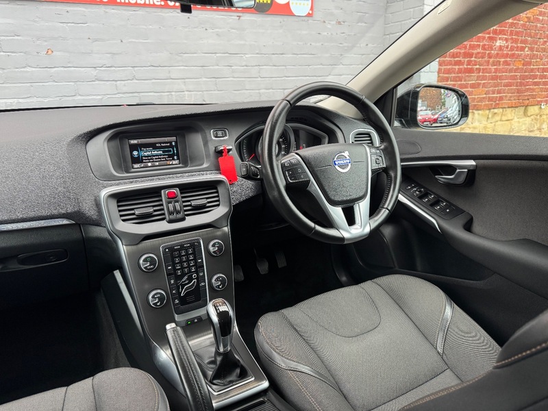 Used Volvo V40 2015 for sale - 76163727: Photo 10