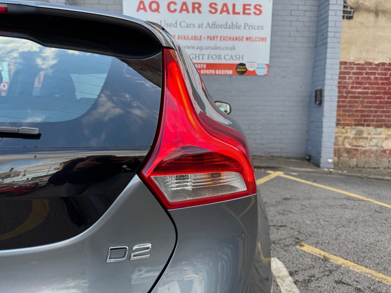 Used Volvo V40 2015 for sale - 76163727: Photo 11