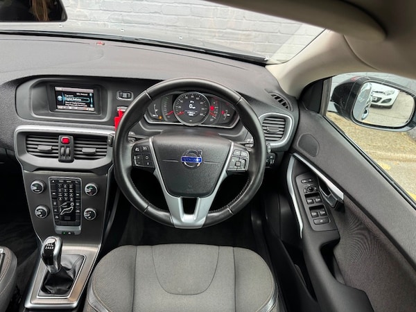 Used Volvo V40 2015 for sale - 76163727: Photo 14