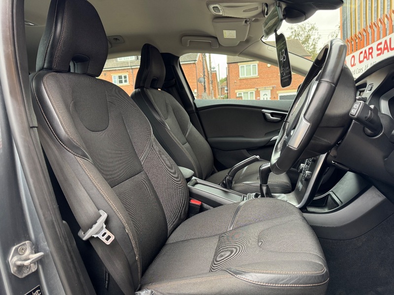 Used Volvo V40 2015 for sale - 76163727: Photo 15