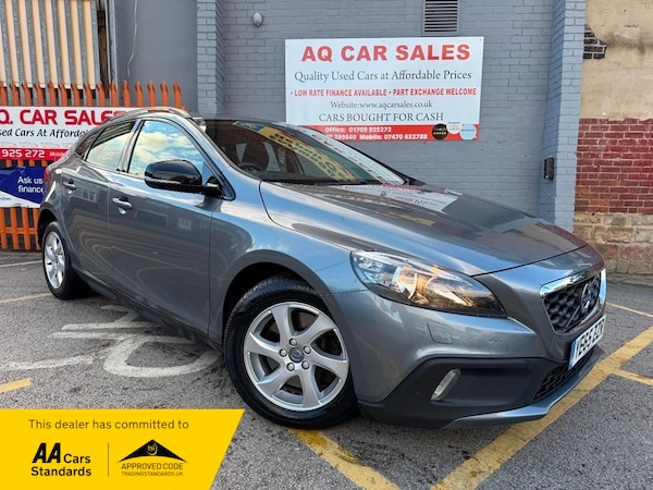 Used Volvo V40 2015 for sale - 76163727: Photo 1