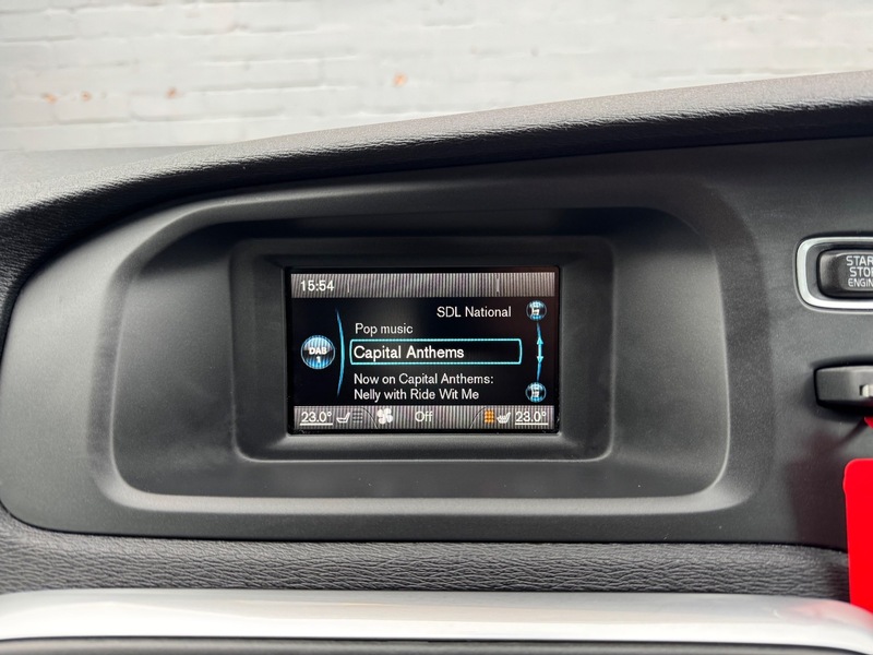 Used Volvo V40 2015 for sale - 76163727: Photo 21