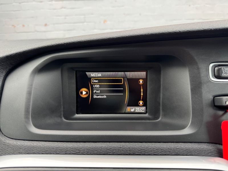 Used Volvo V40 2015 for sale - 76163727: Photo 22