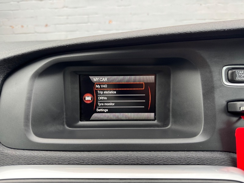 Used Volvo V40 2015 for sale - 76163727: Photo 25