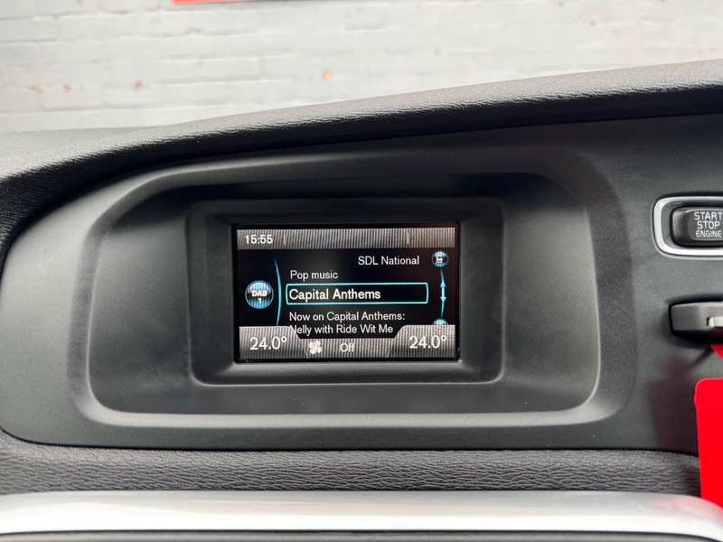 Used Volvo V40 2015 for sale - 76163727: Photo 28