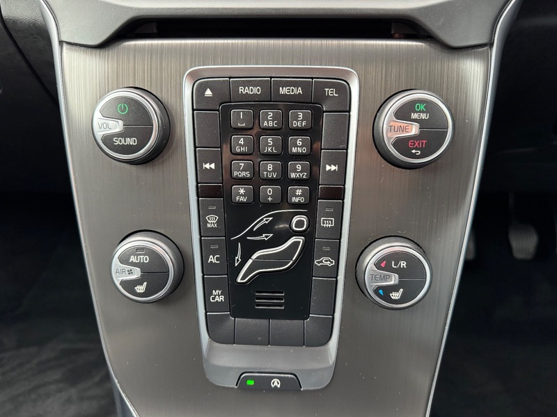 Used Volvo V40 2015 for sale - 76163727: Photo 29