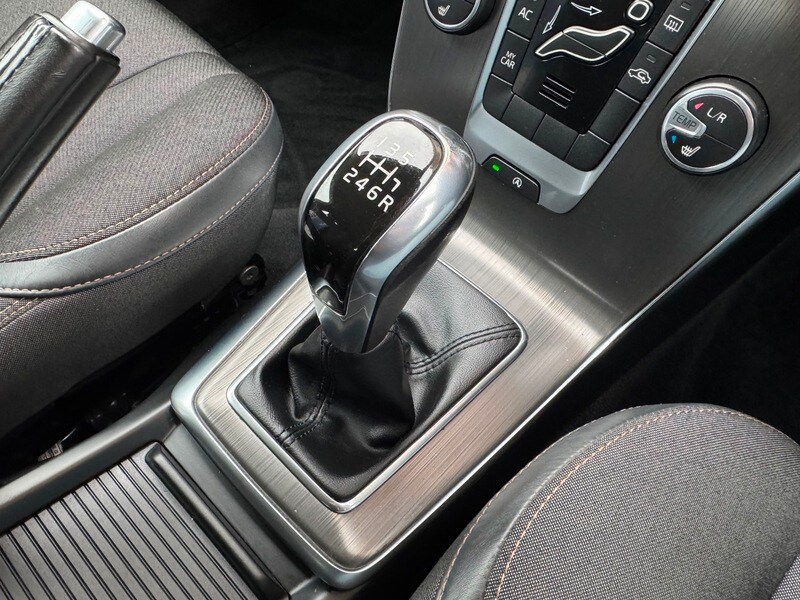 Used Volvo V40 2015 for sale - 76163727: Photo 30