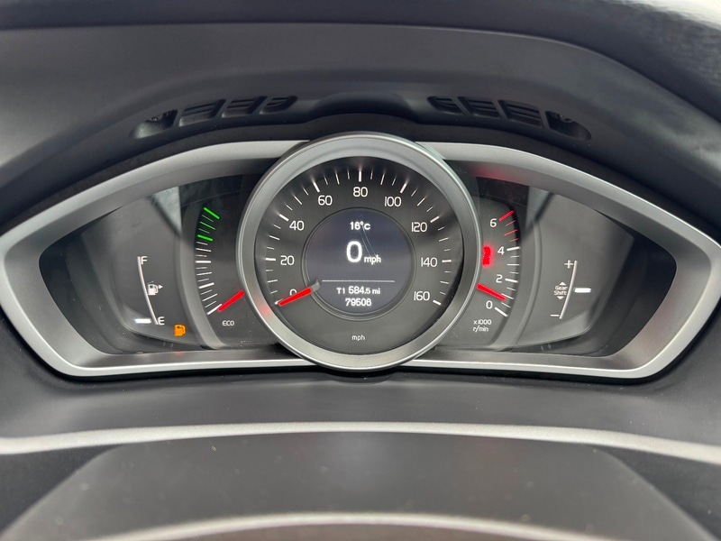 Used Volvo V40 2015 for sale - 76163727: Photo 32