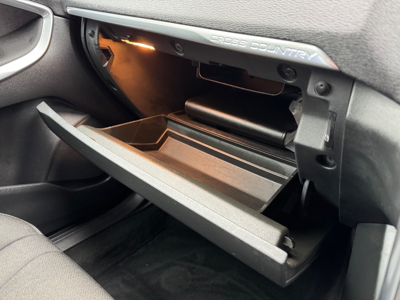 Used Volvo V40 2015 for sale - 76163727: Photo 40