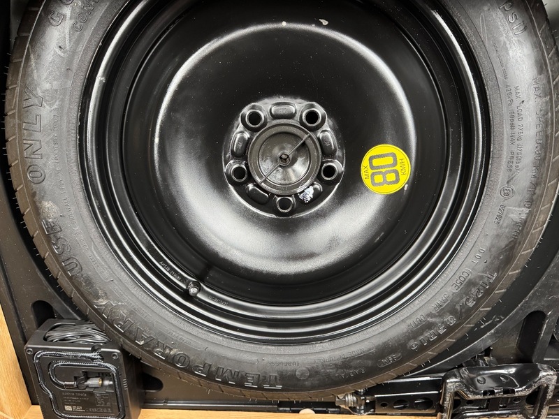 Used Volvo V40 2015 for sale - 76163727: Photo 42