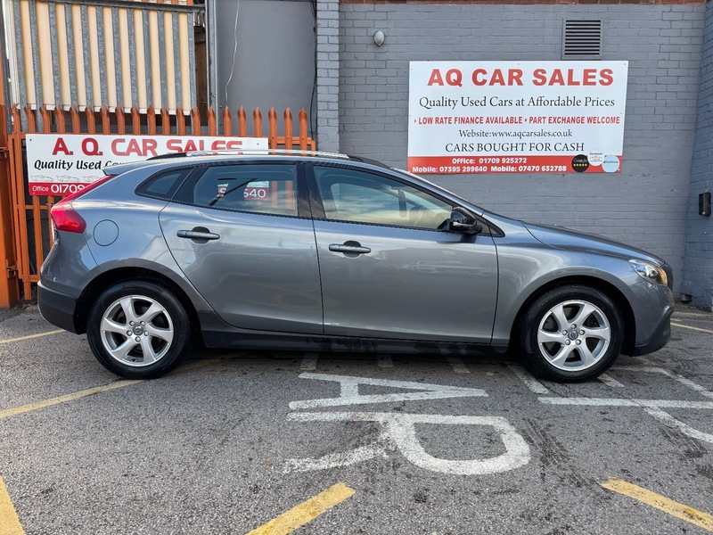 Used Volvo V40 2015 for sale - 76163727: Photo 8
