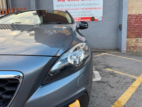 Used Volvo V40 2015 for sale - 76163727: Photo 9