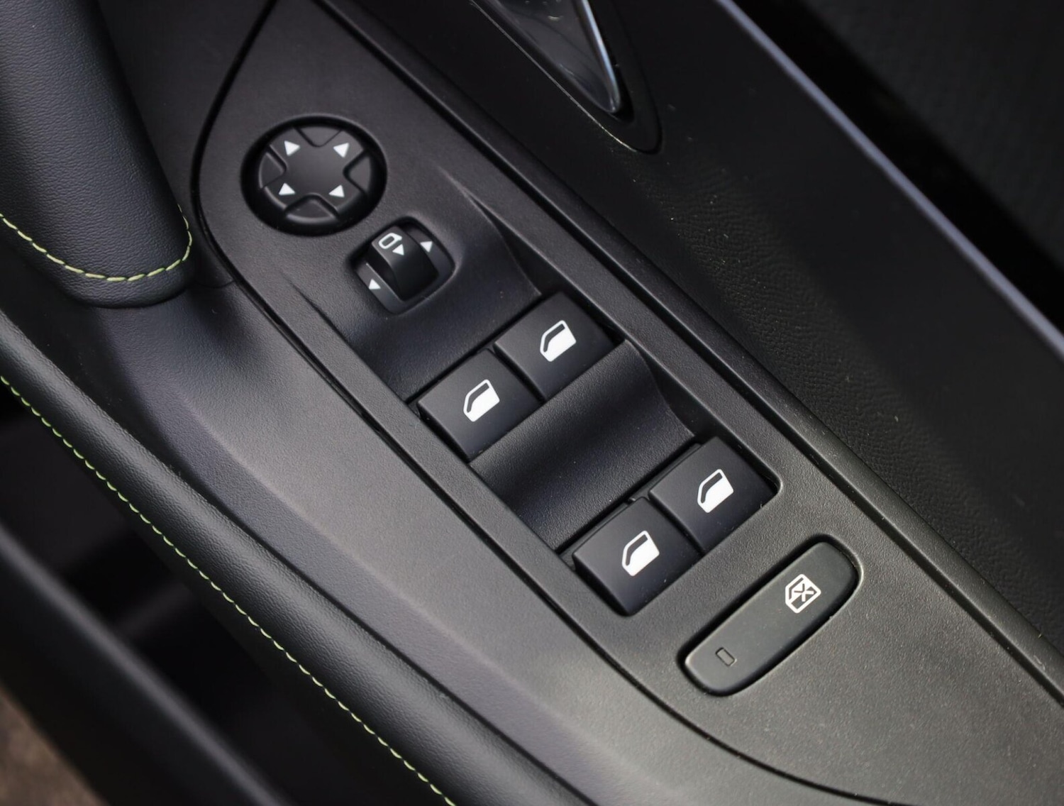 Used Peugeot 2008 2024 for sale - 76677936: Photo 14