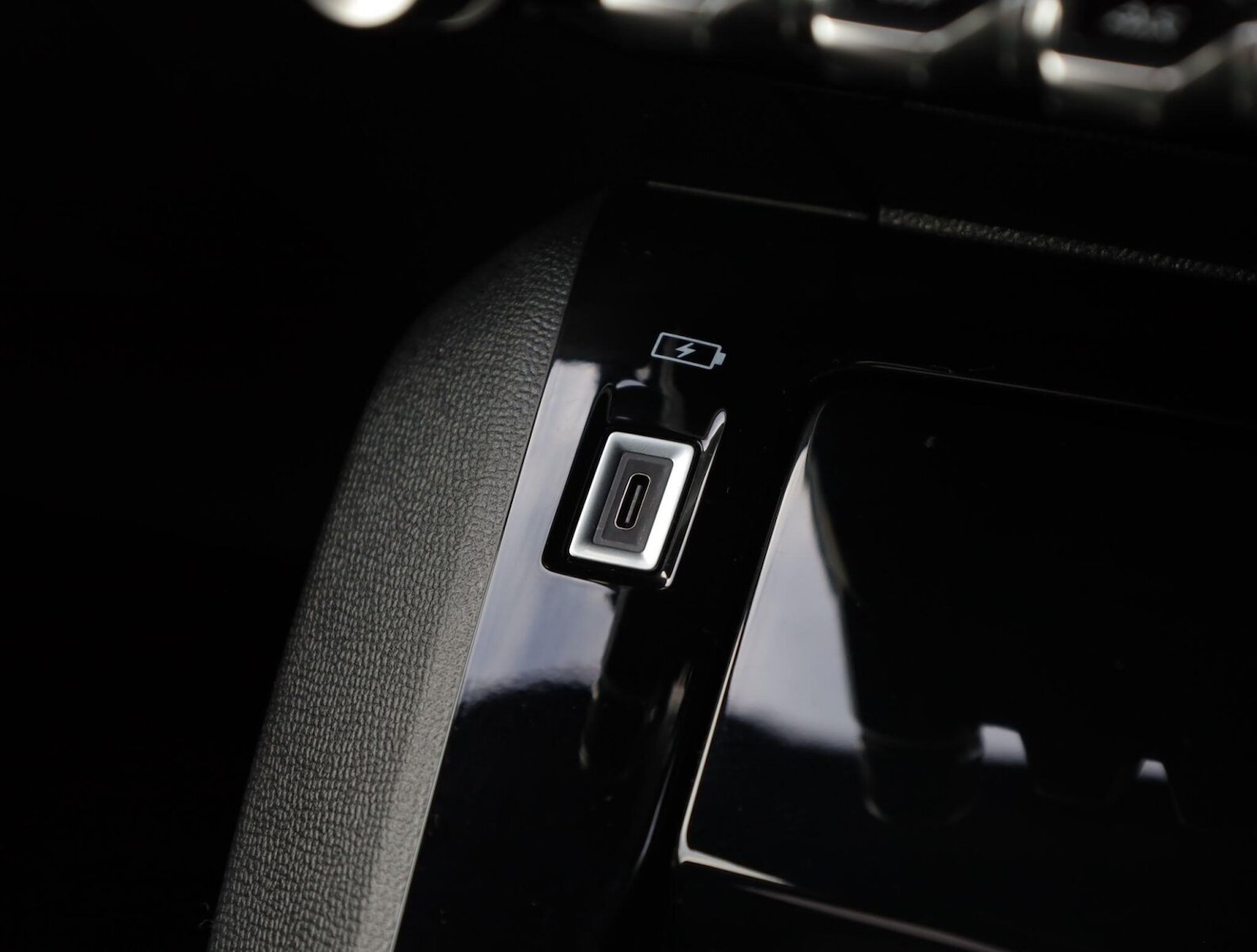 Used Peugeot 2008 2024 for sale - 76677936: Photo 25