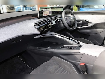 Used Peugeot 3008 2024 for sale - 76677250: Photo